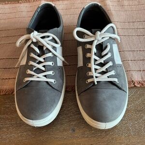 ECCO Soft Classic Leather Gray Sneakers Shoes Mens Size 10M